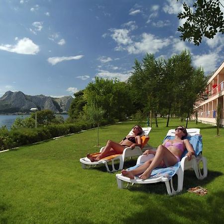 Tourist Settlement Brzet Hotel Omiš Kültér fotó