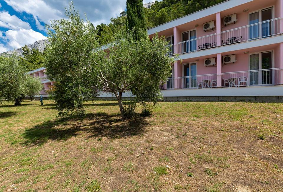 Tourist Settlement Brzet Hotel Omiš Kültér fotó