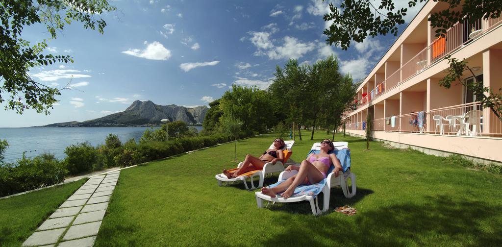 Tourist Settlement Brzet Hotel Omiš Kültér fotó