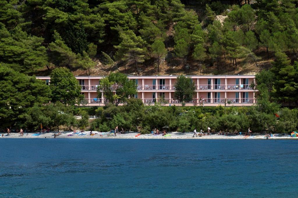 Tourist Settlement Brzet Hotel Omiš Kültér fotó