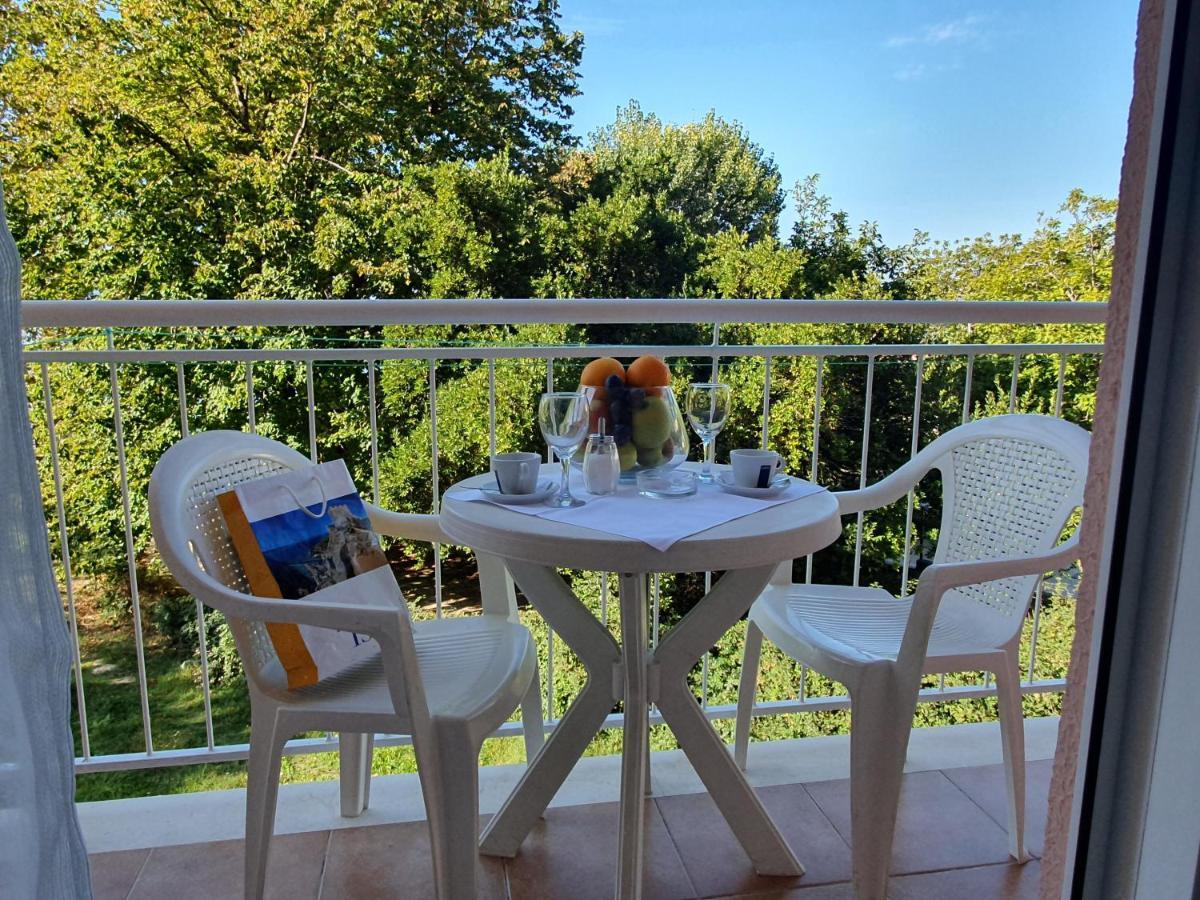 Tourist Settlement Brzet Hotel Omiš Kültér fotó