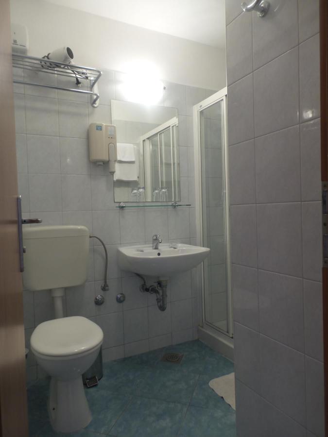 Tourist Settlement Brzet Hotel Omiš Kültér fotó